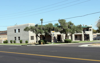 Mcdowell East in Phoenix, AZ - Building Photo - Building Photo