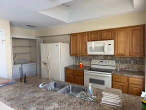 716 Harbor Springs Trail in Virginia Beach, VA - Foto de edificio - Building Photo