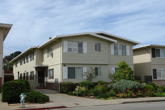 1759 Marco Polo Way in Burlingame, CA - Building Photo - Building Photo