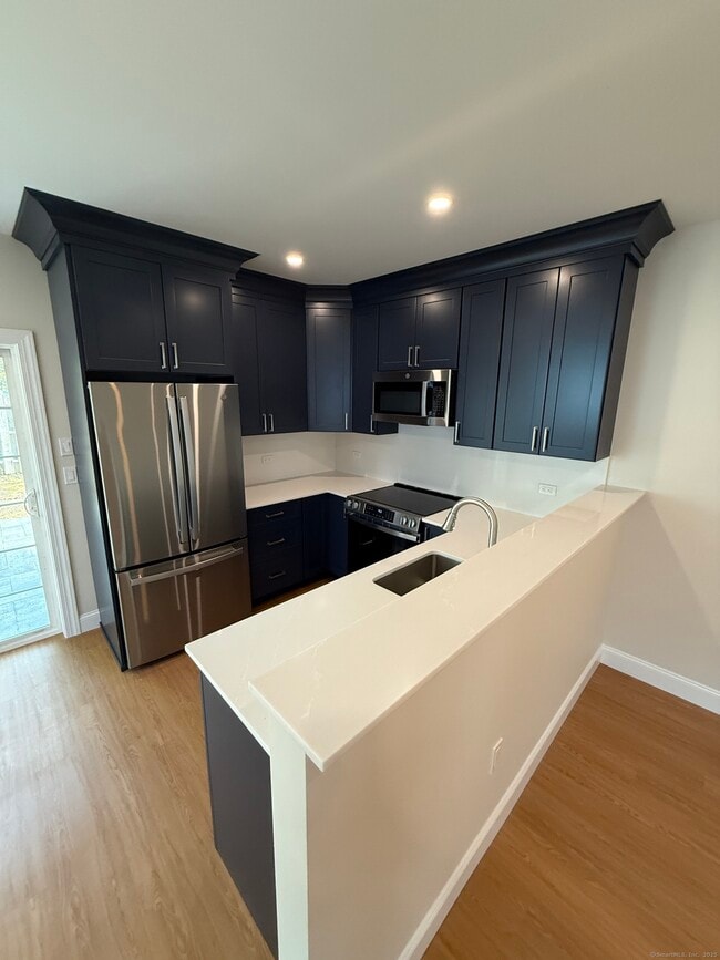 30 Manila Ave in Woodbridge, CT - Building Photo - Building Photo