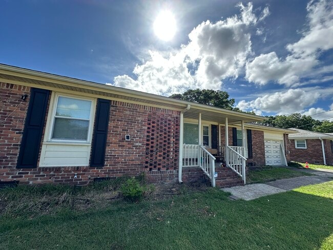 6011 Wedgewood Dr, Unit 3 in Hanahan, SC - Building Photo - Building Photo