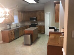 3610 Chandler Ln in Deer Park, TX - Building Photo - Building Photo
