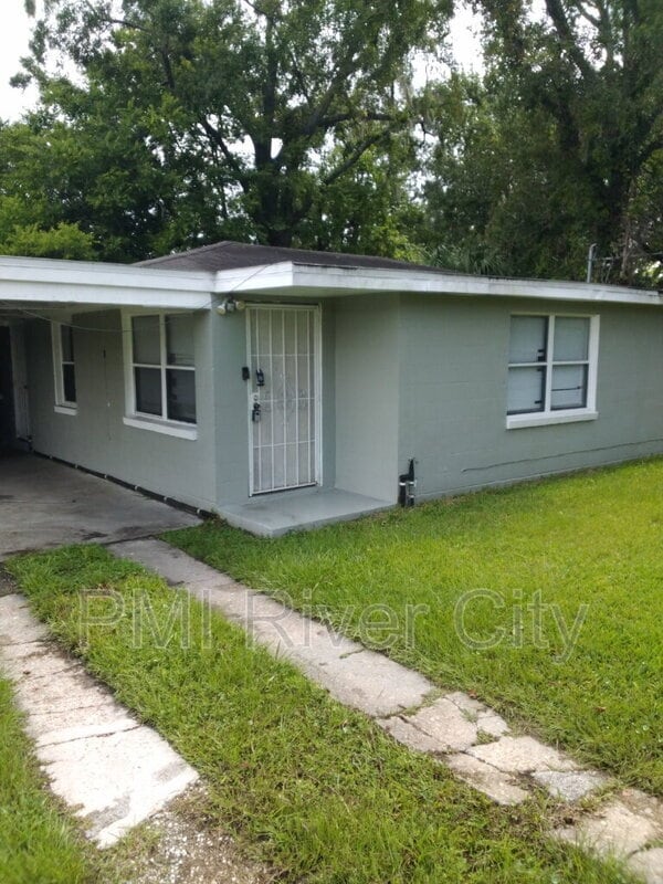 property at 5048 Broadway Ave