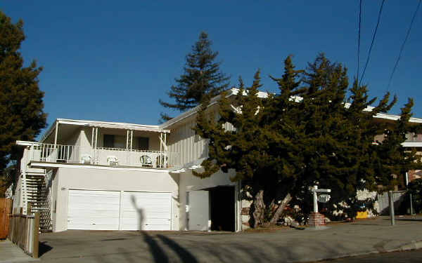 2116 Damuth St in Oakland, CA - Building Photo - Building Photo