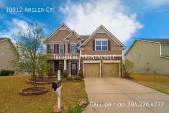10912 Angler Ct in Davidson, NC - Foto de edificio - Building Photo