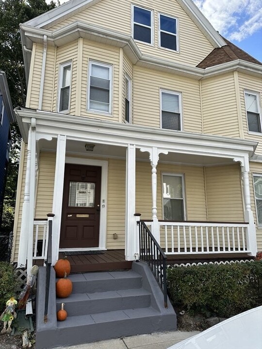 19 Paul Gore St, Unit #3 in Boston, MA - Foto de edificio