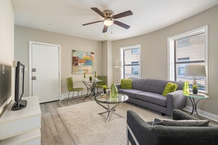 [DO NOT MANAGE] 4611 South Drexel Blvd in Chicago, IL - Building Photo