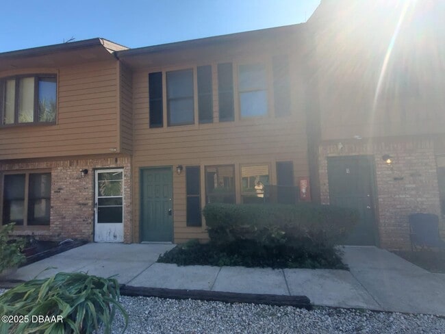 814 N Halifax Ave in Daytona Beach, FL - Building Photo - Building Photo