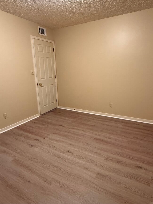 property at 29 Kemmons Dr