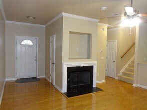 402 Cliffview Ct in Greer, SC - Building Photo - Building Photo