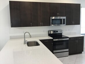 9177 SW Pepoli Way in Port St. Lucie, FL - Building Photo - Building Photo