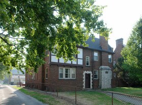 1664 Wyandotte Rd Apartments