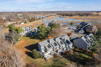 80 Seaview Terrace in Guilford, CT - Building Photo - Building Photo