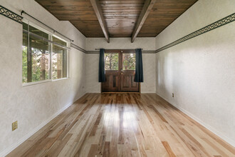 817 Nadelhorn Dr in Lake Arrowhead, CA - Building Photo - Building Photo