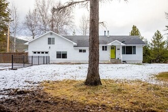 209 Alpha Rd in Hungry Horse, MT - Building Photo - Building Photo