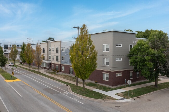 The Edge Flats on Seward in Grand Rapids, MI - Building Photo - Building Photo