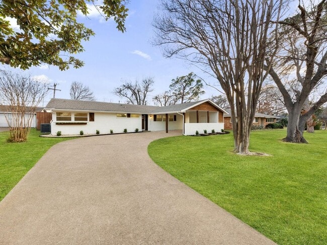 property at 3616 Woodleigh Dr