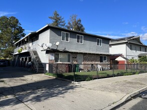 26571 Chisholm Ct in Hayward, CA - Building Photo - Primary Photo