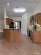 5530 Tucker Circle in Pace, FL - Foto de edificio - Building Photo