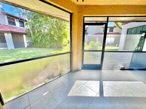 9151 W Sunrise Blvd in Plantation, FL - Building Photo - Building Photo