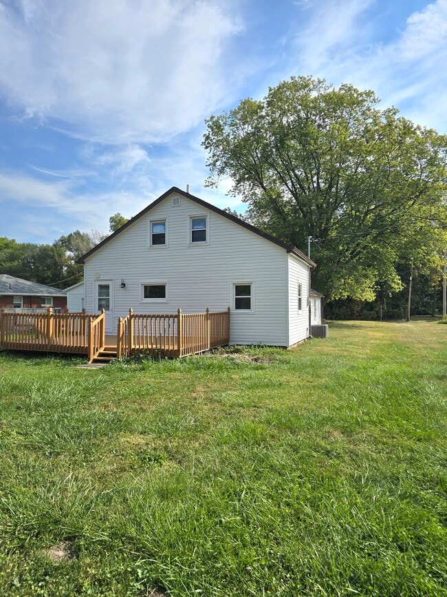 4367 11th St in East Moline, IL - Foto de edificio - Building Photo
