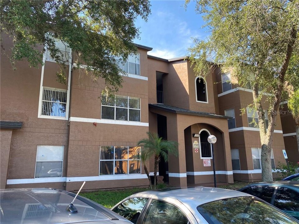 4560 Commander Dr in Orlando, FL - Building Photo