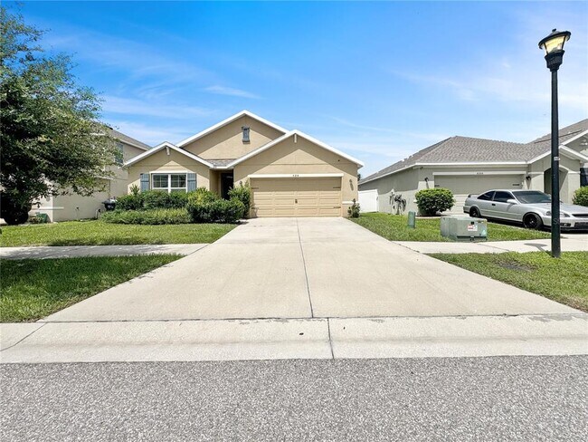8204 Bilston Village Ln in Gibsonton, FL - Building Photo - Building Photo