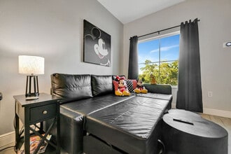 8303 Palm Pkwy in Orlando, FL - Building Photo - Building Photo