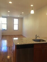 2335 W Charleston St in Chicago, IL - Building Photo - Building Photo