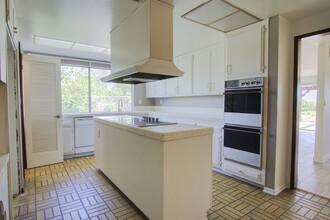 6052 Pat Ave in Los Angeles, CA - Building Photo - Building Photo
