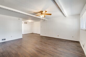 15825 El Estado Dr in Dallas, TX - Building Photo - Building Photo