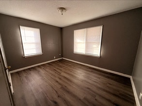 2332 N Poplar St in Wichita, KS - Building Photo - Building Photo