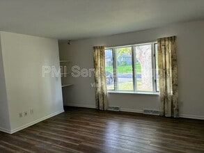 410 Monroe St in Oswego, IL - Building Photo - Building Photo