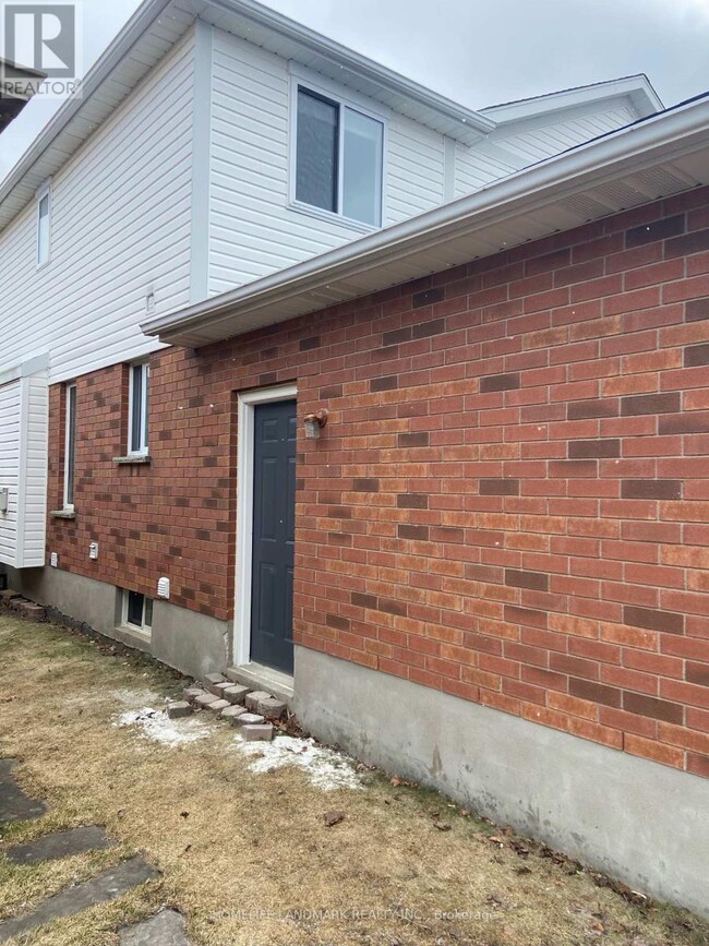 67 Burnaby Crescent in Kitchener, ON - Building Photo - Building Photo