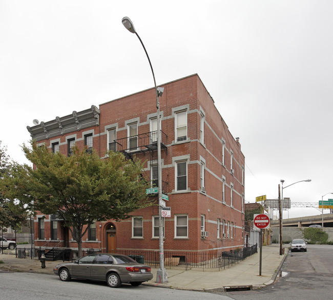 520 Union Ave in Brooklyn, NY - Building Photo - Building Photo