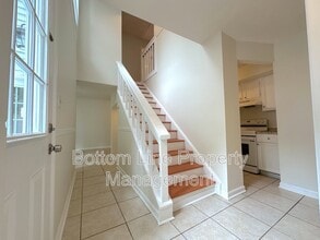 6925 Stonington Ln in Charlotte, NC - Foto de edificio - Building Photo