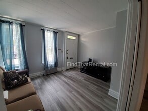 166 E Pomfret St in Carlisle, PA - Building Photo - Building Photo