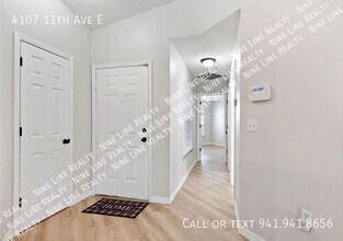 4107 11th Ave E in Bradenton, FL - Building Photo - Building Photo