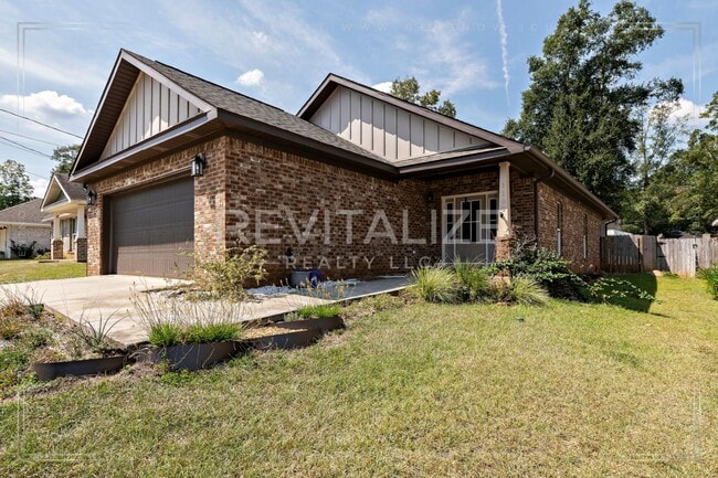 property at 1100 Pinemont Dr