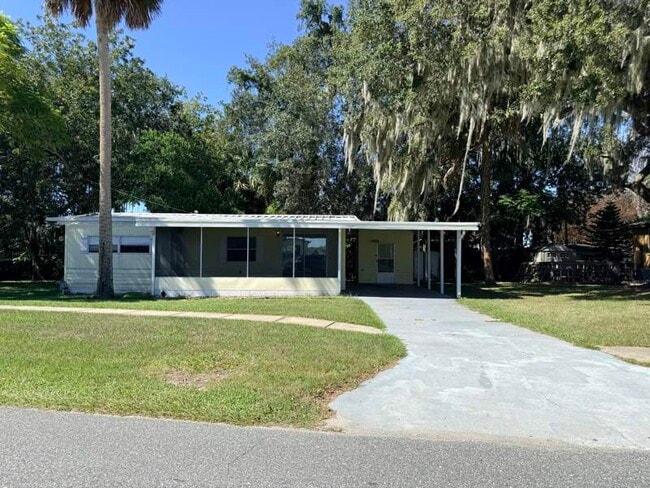 1208 Lee St in Leesburg, FL - Building Photo - Building Photo