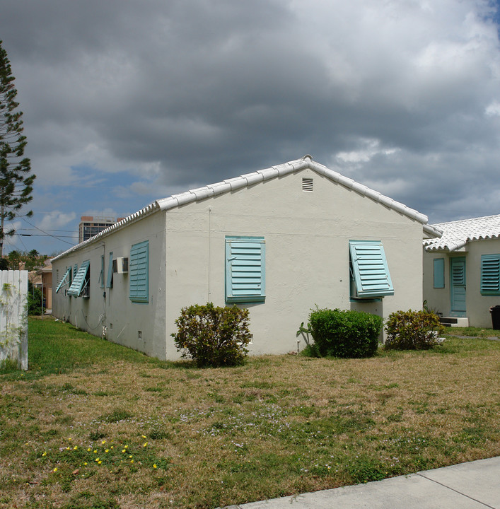 Sunset Cove Apartments in Hollywood, FL - Building Photo