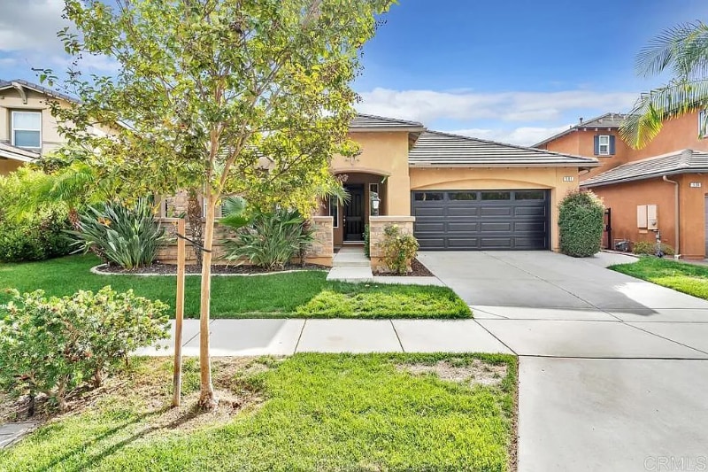 591 Dana Ln in Escondido, CA - Building Photo