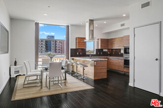 3119 Vía Dolce in Marina Del Rey, CA - Building Photo - Building Photo