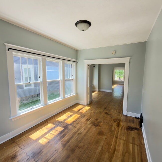 728 Fairview Ave NE in Grand Rapids, MI - Building Photo - Building Photo