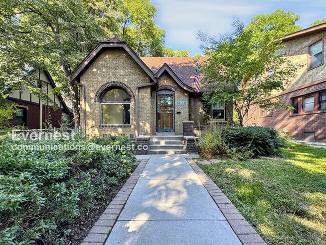 property at 983 S Gilpin St