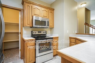 2623 NE Rocky Butte Rd in Portland, OR - Building Photo - Building Photo