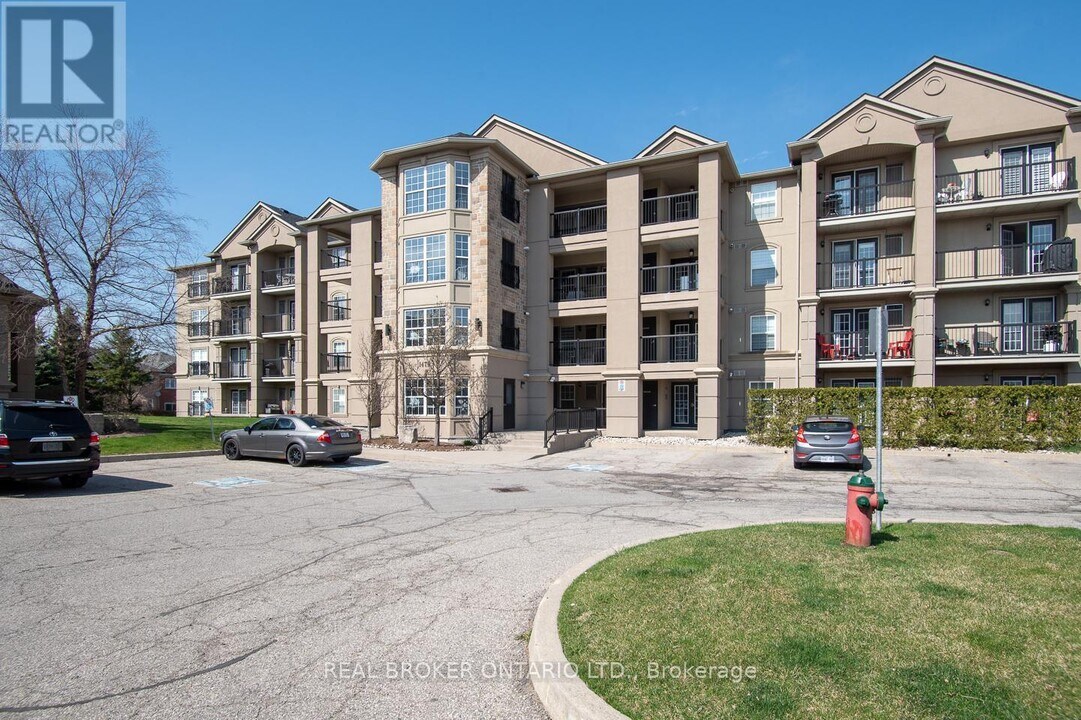1479-1479 Maple Ave in Milton, ON - Building Photo