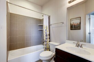 13301 Tivoli Lake Blvd in Silver Spring, MD - Building Photo - Building Photo