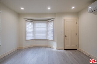 216 N Catalina Ave in Redondo Beach, CA - Foto de edificio - Building Photo