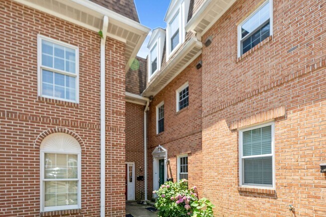 512 S Veitch St in Arlington, VA - Building Photo - Building Photo